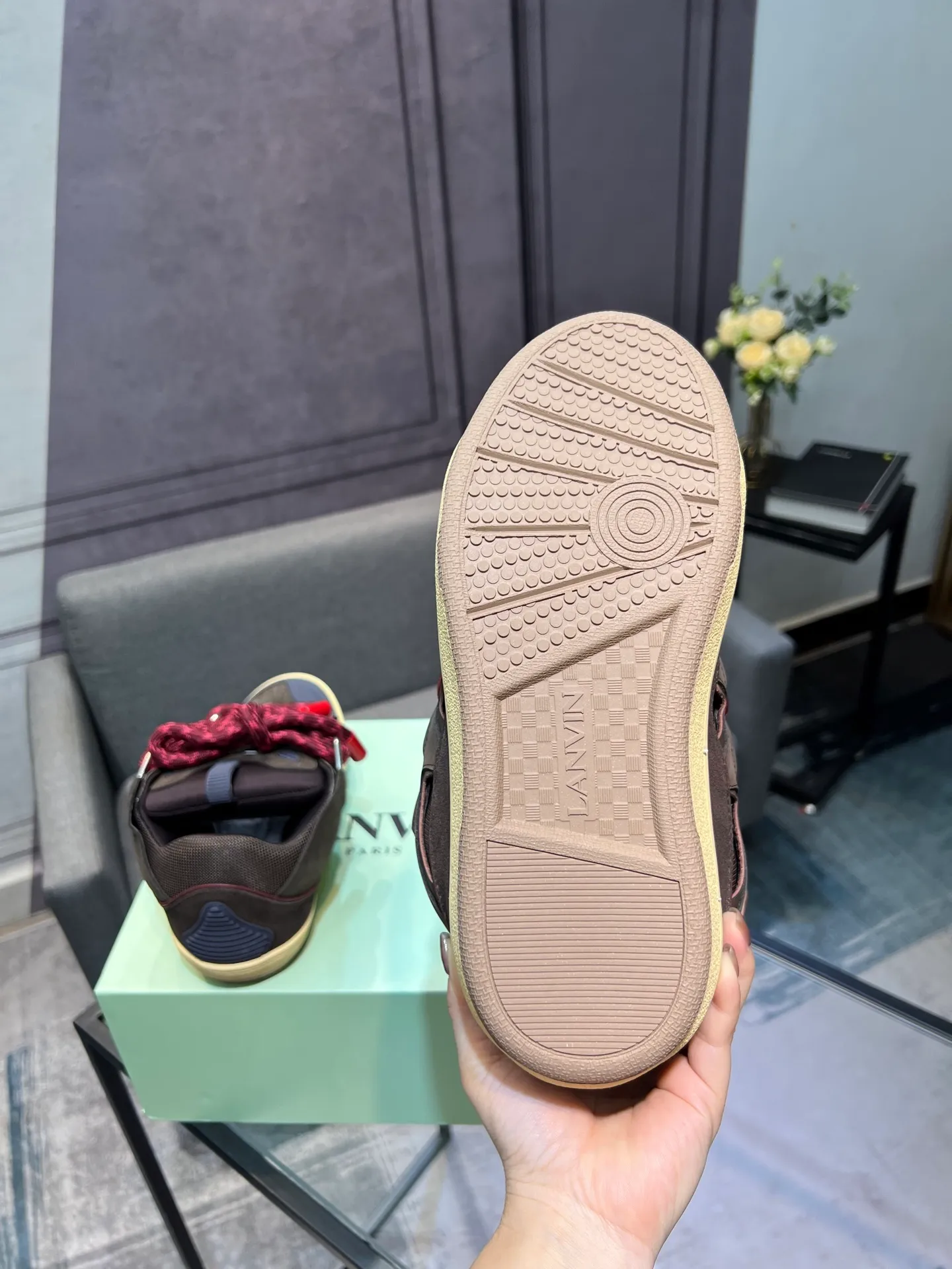 Men's men's shoes💰780 [LANVIN] Latest lace-up fashionable casual sneakers for couples High-quality CLAY couple series‼ ️ The latest trendy products of the season 🌈Many bloggers have planted grass and purchased the original open-mold customization. The upper and outsole are sewn with mark threads without edge sealing. Multiple material splicing combination design. Very versatile for fashionable and casual wear. Comfortable on the feet. Recommended for self-retention (upper cowhide + cow suede + breathable mesh) inner foot pad cowhide exclusive original open-mold clear logo rubber outsole ⚠️36-44 yards (45 custom-made)